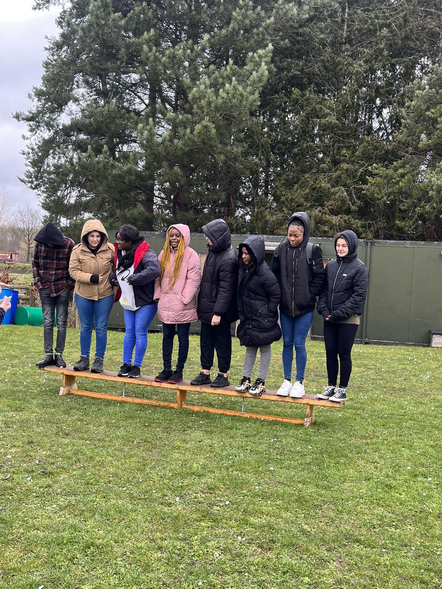 Sam Meredith tweet media