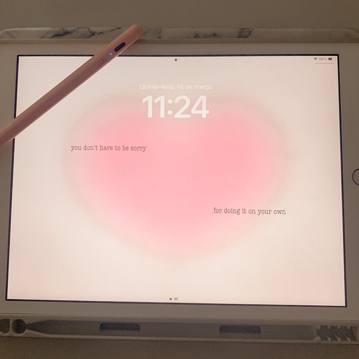 studylaur's tweet image. » 🤍pensei em fazer um guia de apps e ferramentas pra quem vai começar a usar tablet/ipad e fica perdido com as opções, querem? 
| #studytwt #collegetwt