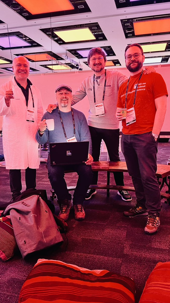 danimir's tweet image. #azure #sqlmi team at #sqlbits 2023!