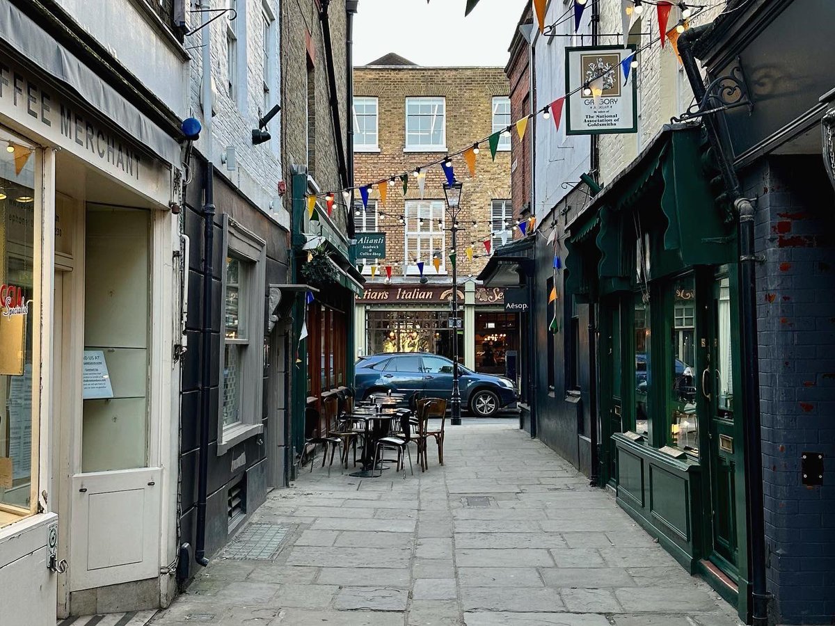 Since our guy #TedLasso is back, I felt a #tbt to seeing #Richmond firsthand was in order.