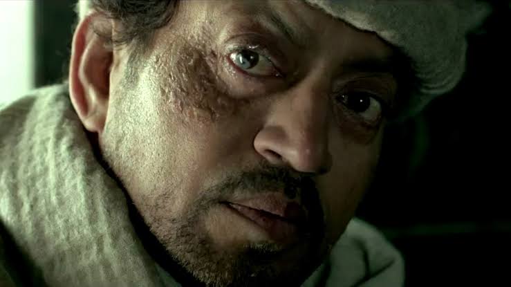 Thread 🧵 :

🎬 || Small role but huge impact ||

15) Irrfan Khan as "Roohdaar" in Haider (2014)