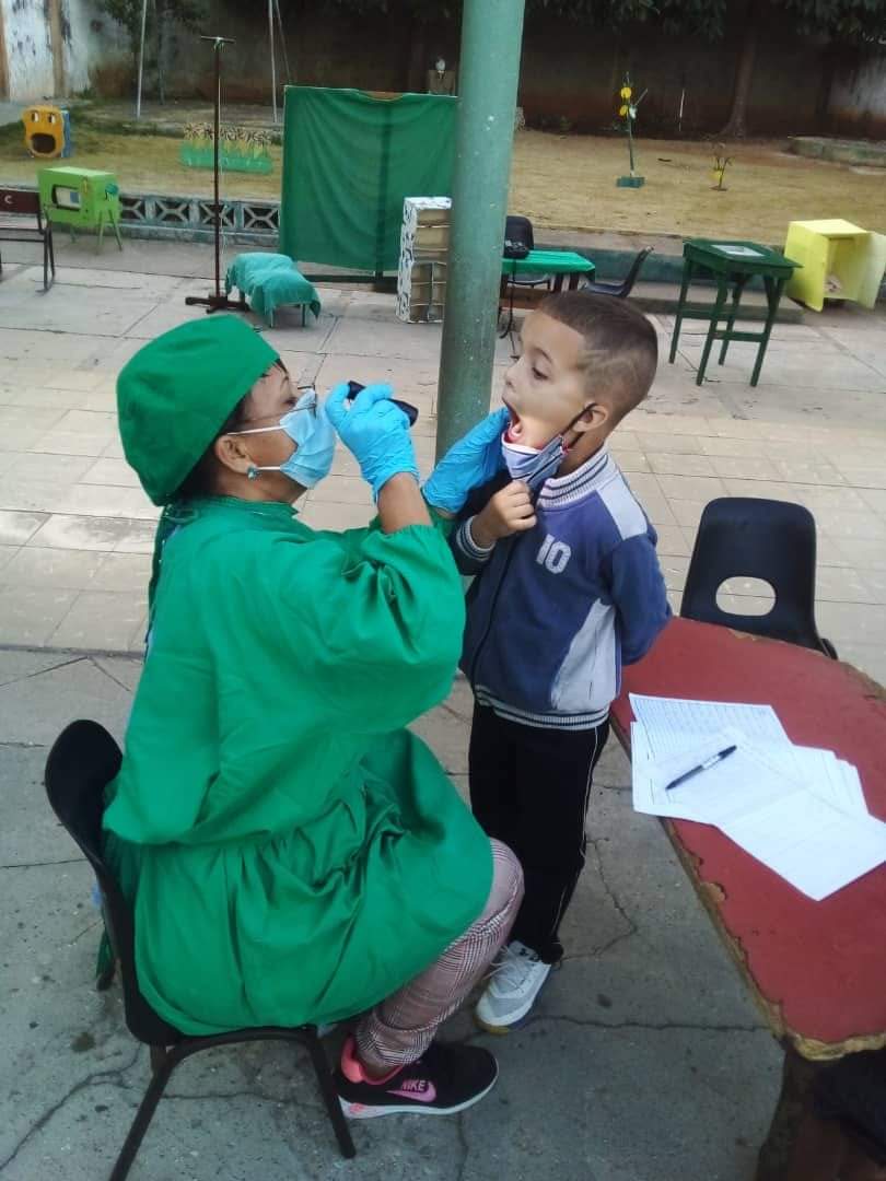 LuzardoMagdiel's tweet photo. 👉 Estomatólogos de #JagueyEnVictoria realizan actividades de promoción de salud en Círculo Infantil Zapaticos Blanco. "Solo el amor engendra la maravilla".🇨🇺💖🦷👩‍⚕ #JuntarYVencer #MejorEsPosible #Matanzas @mariofsabines @SuselyMorfaG @SunyGarca1 @gonzalez_meilys @DiosenisS https://t.co/ikKezoAdlB