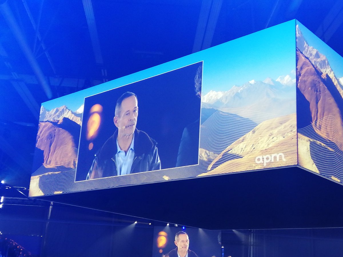 AmabilePhilippe's tweet photo. Patrice franceschi qui témoigne sur la force de l'aventure et de l'engagement.   #apm2023 https://t.co/MYhQUZpyO0