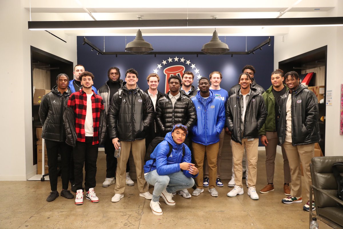 GatorsFB's tweet photo. NYC Business Break: @barstoolsports
Our scholar-athletes toured the Barstool offices, and learned about the corporate aspect of what goes into running a sports media company.
#GatorMade | #GatorsInGotham https://t.co/6oHS2KuqhB