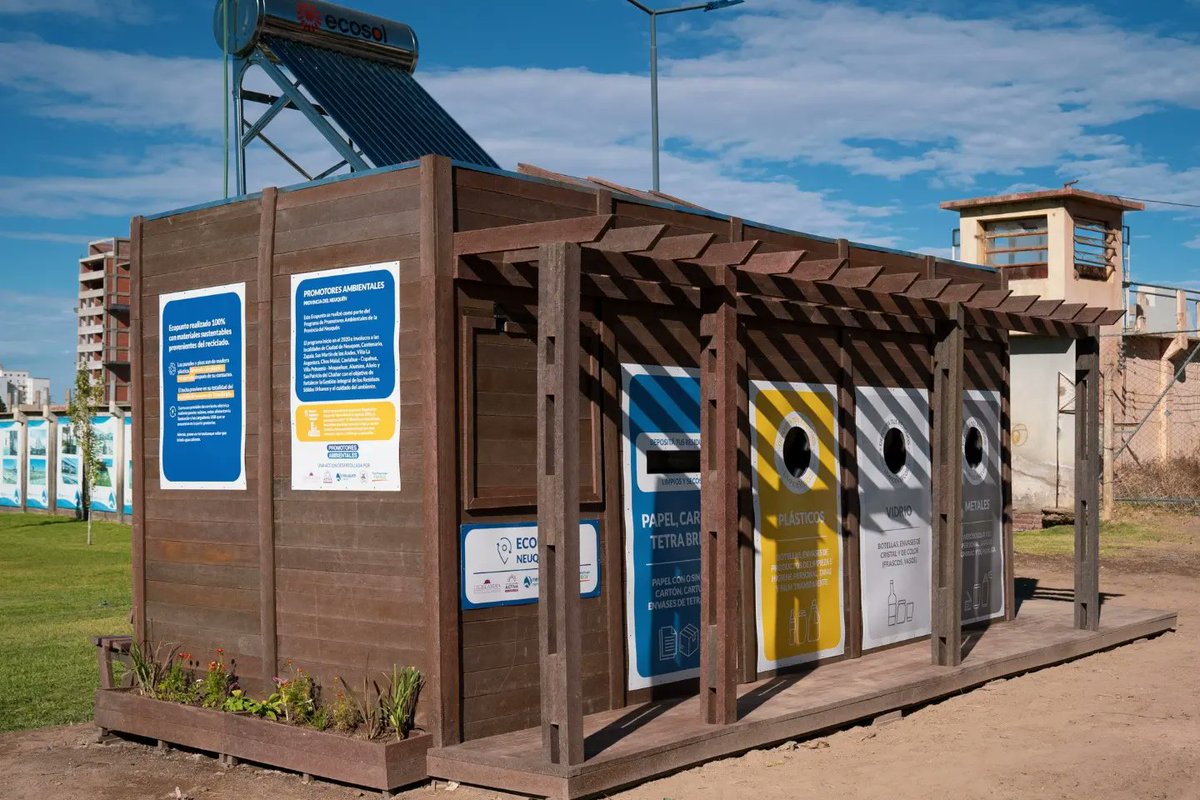 LudmilaGaitanX's tweet photo. ♻️En Neuquén Capital

⚠️Llegamos al 100% de cobertura de recolección de residuos domiciliarios
🚚Sumamos camiones 0 KM

📥Incorporamos 300 contenedores para residuos SECOS y HÚMEDOS #SepaRap

🗑Colocamos nuevos y modernos cestos papeleros https://t.co/7cvS9aj1bu