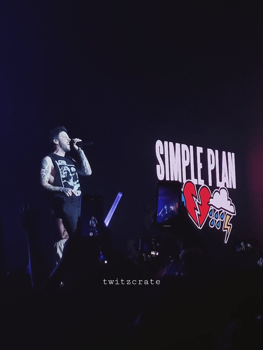 twitzcrate's tweet photo. Bago ako naging kpop fan naging rakista muna ako π€πΌ
#SimplePlanInManila #SimplePlanAtNFT https://t.co/Ig2hbEJLfZ