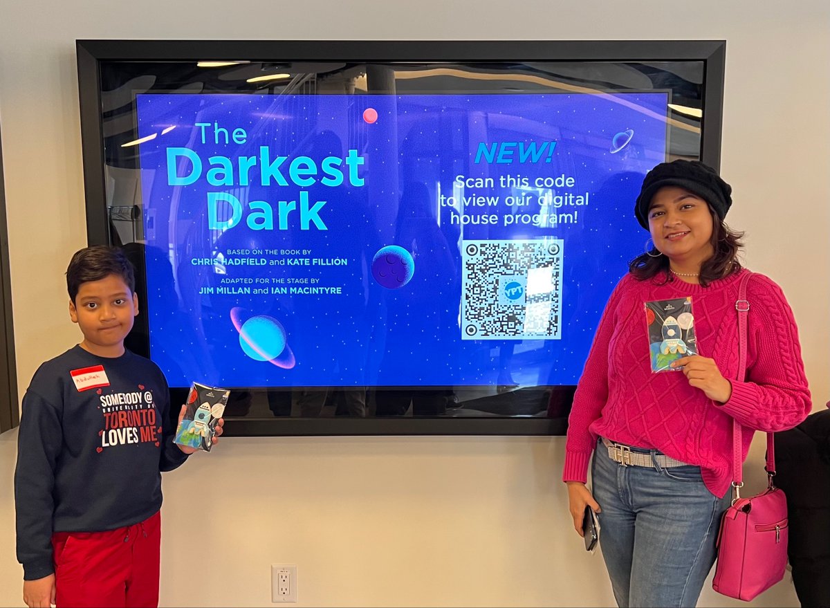 🪐Our #uoftalumni experience @YPTToronto was out of this world! 🚀Thank you to 400 @oiseuoft + @uoftengineering alumni, kids and learners who joined us for a magical performance of The Darkest Dark. It's a must see folks! <a href="/Cmdr_Hadfield/">Chris Hadfield</a>