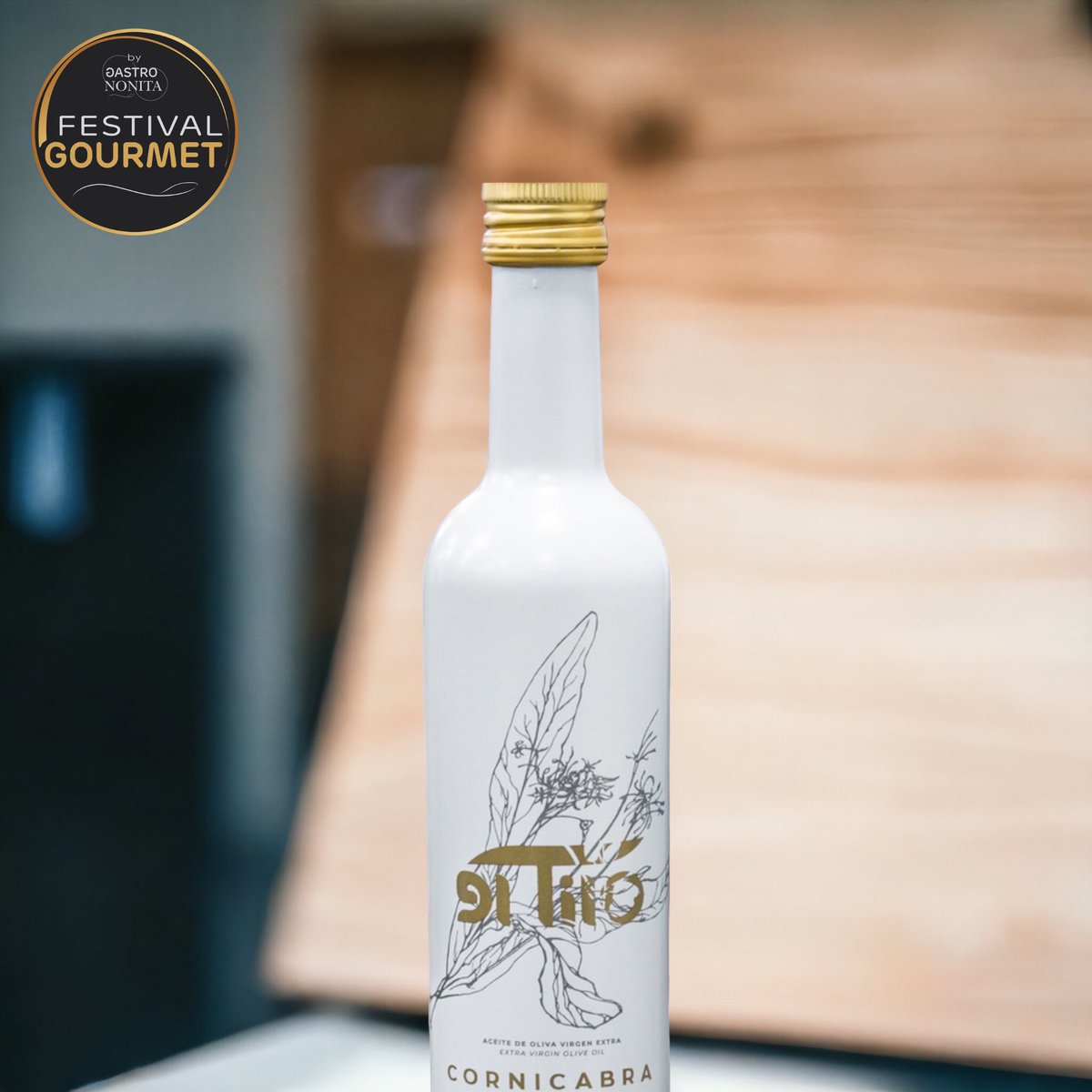FGourmet_'s tweet photo. ¿Qué te parecería que los #restaurantes ofrecieran una carta de #aceitesdeolivadeespaña donde poder disfrutar de joyas como el #Cornicabra Premium de #eltilo ? ¡A nosotros nos encantaría! Mientras eso llega, ¿te animas a probar esta maravilla? 🙃

https://t.co/pmjfvF5rR6 https://t.co/uhYpOgPerM