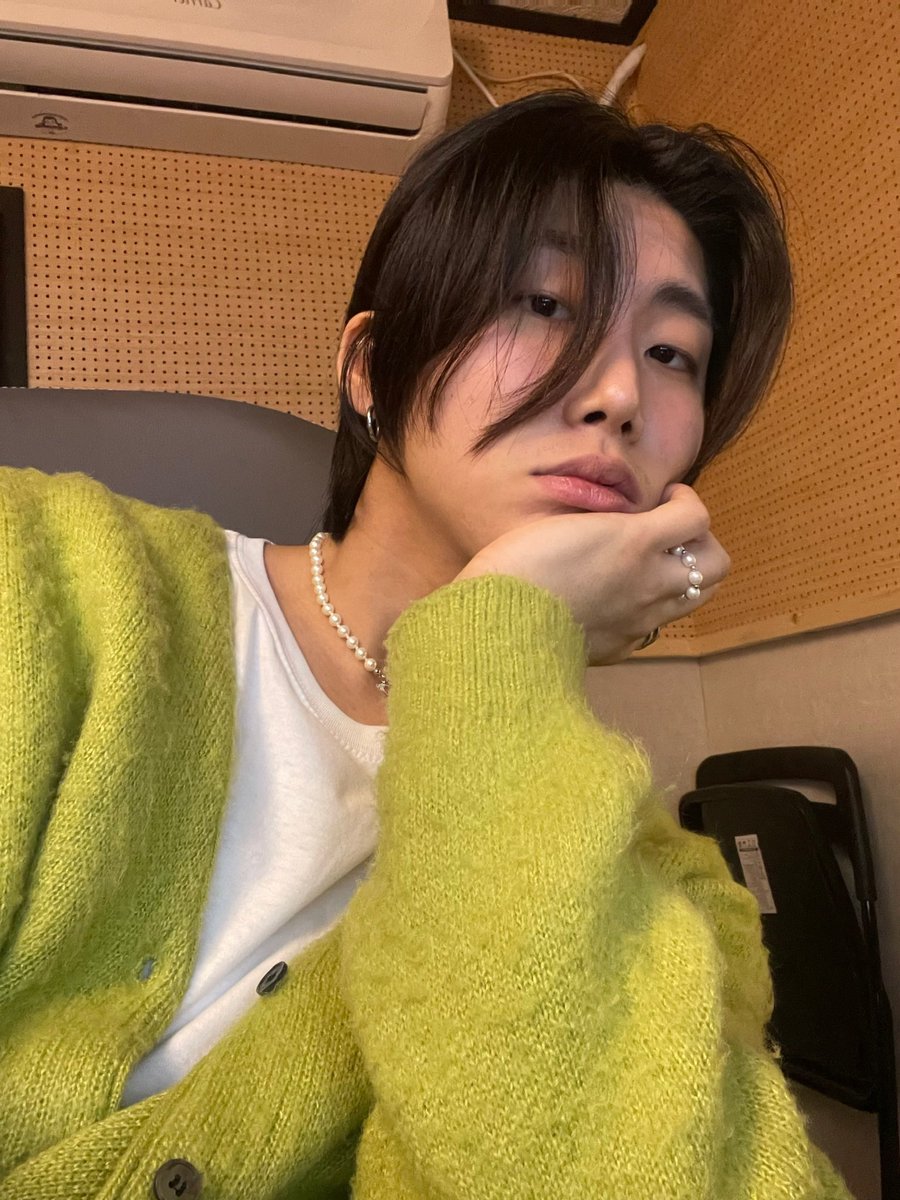 TONLIZ_'s tweet photo. 疲れて疲れて大変だ 😰

#自撮り界隈 #自撮り界隈と繋がりたい #セルフィー #美男美女と繋がりたい #ジェンダーレス男子 #ジェンダーレス #メイク男子 #中性 #中性さんと繋がりたい #加工詐欺 #加工厨 #メンヘラ #メンヘラメイク #メンヘラ男子 #メンズメイク #雰囲気 #雰囲気好きな人いいね https://t.co/XfNyeJH1Fn