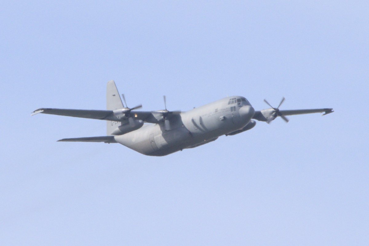 Basdelaat77's tweet photo. Hercules G-275 with callsign AIRFX01, hopefully another Hercules will be ready soon to participate in excercise #orangebull
๐ณ๐ฑ Lockheed C-130H Hercules (G-275)
Spotted at 1,000ft ๐ธ๐ณ๐ฑ
#NLspot
@haveVglass @scan_sky
#aviation #avgeek #canoneos https://t.co/xLIChHvbSS
