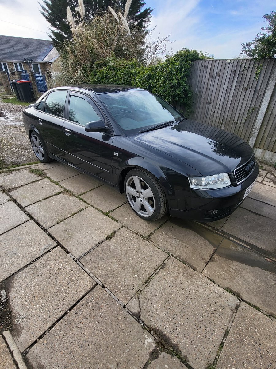 jde126hunter's tweet image. So my cheap A4 Sport has arrived. First impressions drives well. Paintwork needs a bit of tlc in places. Everything seems to work as it should. First job leaky cam cover gasket. #carsoftwitter. #cheapcar