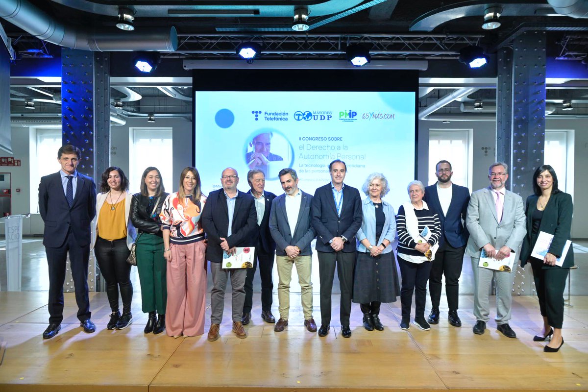 Debemos ser capaces de aprovechar las oportunidades de la digitalización, pero siempre desde la parte humana. Las personas mayores tienen todo el derecho a ser parte del mundo tecnológico. Por esa tecnología inclusiva es por lo que trabajamos.
<a href="/MayoresUDP/">Mayores UDP</a> <a href="/MADRID/">Ayuntamiento Madrid</a> <a href="/65ymuchomas/">65YMÁS</a>