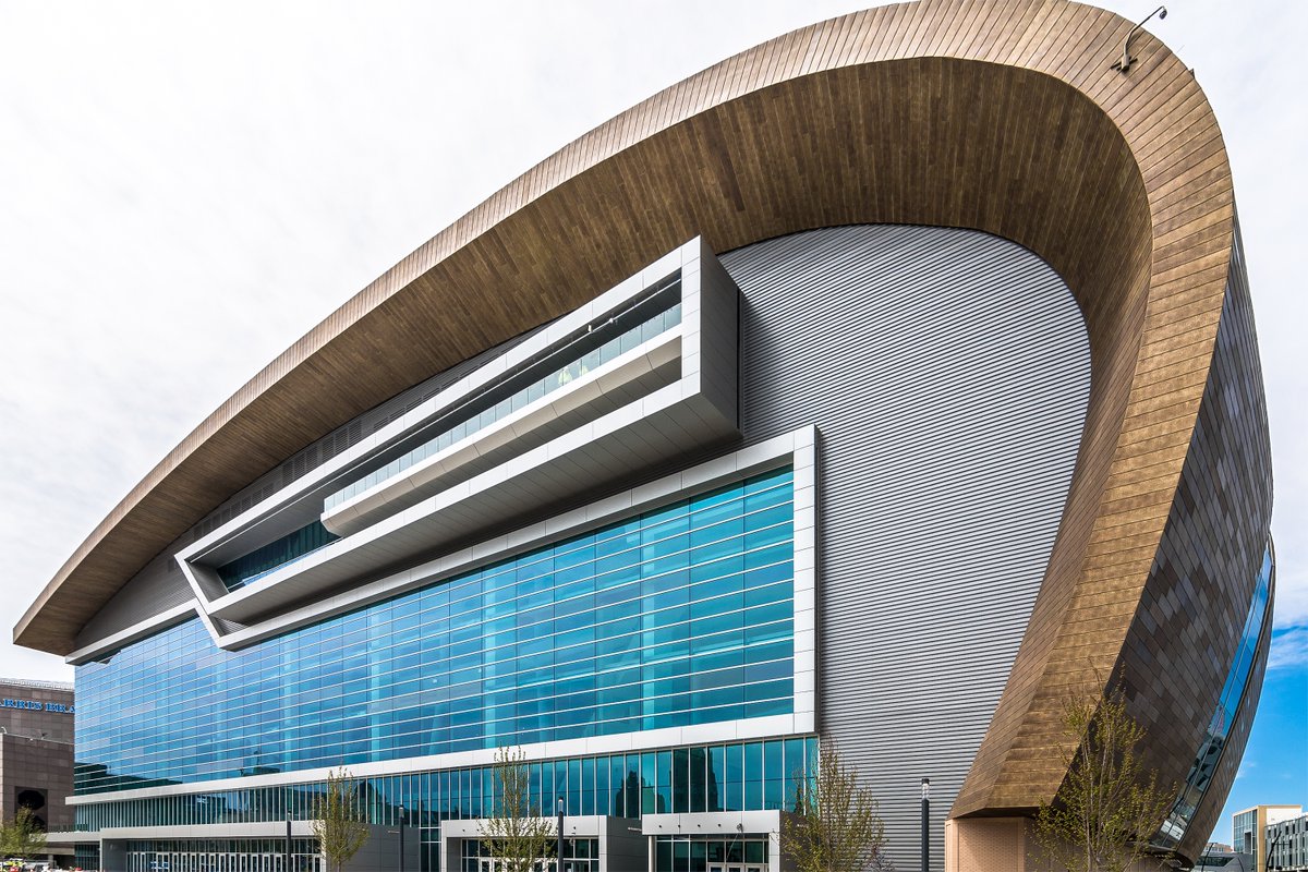 Reach new heights in the sheet metal industry! Transfer your artistic skills to a career in the #architectural sector. 🖌️ Begin your lifelong career today: bit.ly/3krwrFD

(📷: CMF, Inc., Orange, CA)