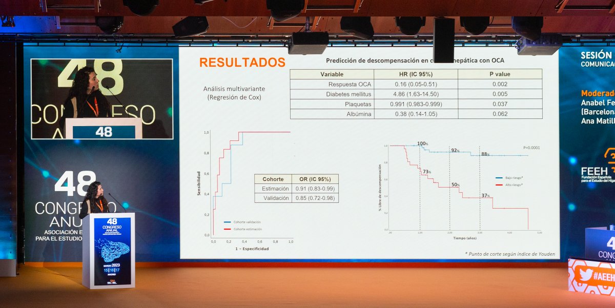 AEEHLiver's tweet photo. 🔥 Seguimos con la tercera sesión de comunicaciones de #AEEH2023
👉 Ana Lucena, del @HospitalUVRocio, presenta los resultados del registro #COLHAI de @AEEHLiver sobre el riesgo de descompensación hepática en pacientes con cirrosis por colangitis biliar primaria
#livertwitter https://t.co/21AItXXbeJ