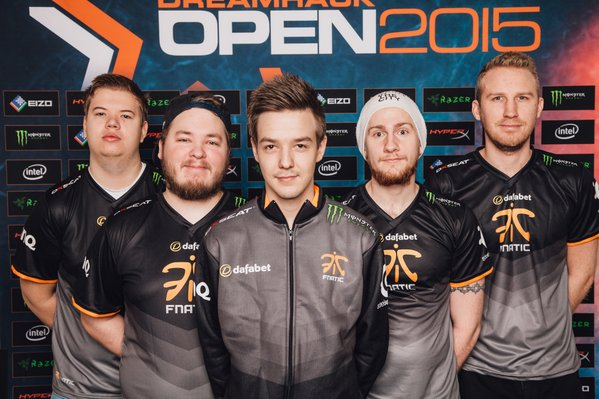 FDS_NB17's tweet photo. What a year 2015 was, back when everyone hated Fnatic because they were the best and no one came close to them (🇪🇺 LoL).

#ALWAYSFNATIC #ThrowbackThursday https://t.co/FCGwap91E0