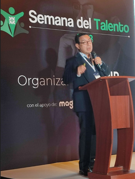Acripbogota's tweet photo. @moliverag
 Hablandonos del Contexto del #MercadoLaboralEnColombia en nuestra #SemanaDelTalento2023 #AcripEventos https://t.co/fn0xSDAg1P