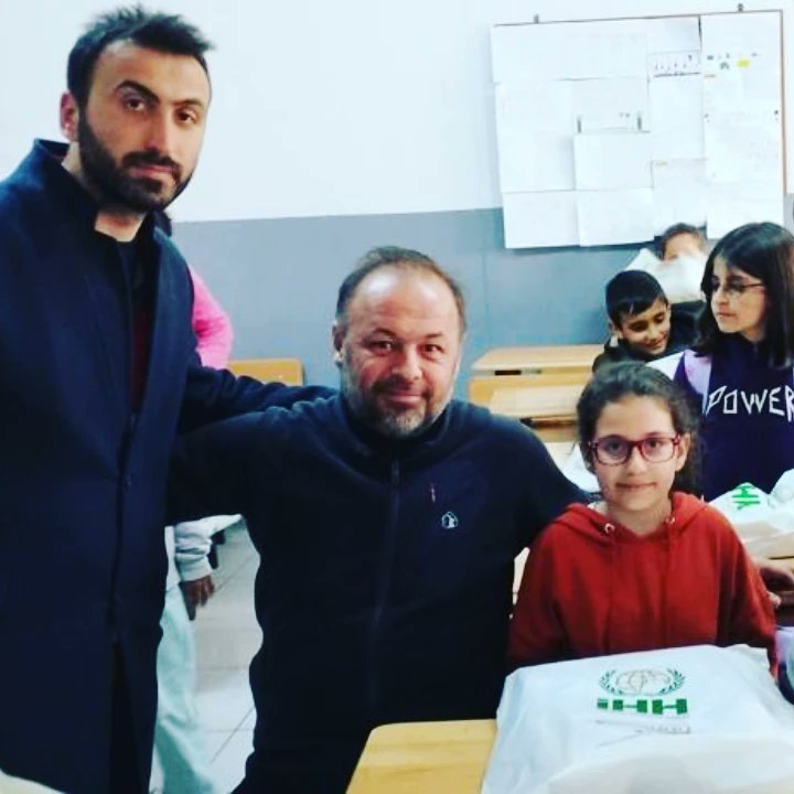 GkhanAKYILDIZ's tweet photo. Bursa'dan @Kalbiselim16 Derneğimize ve Eskişehir'den @ihhinsaniyardim ekibimize "Oyuncak Kardeşliği"ne verdikleri destekten dolayı teşekkür ederiz 🇹🇷

#ÇocuklarGülerseTürkiyeGüler 🇹🇷 https://t.co/9cYmlfRQha