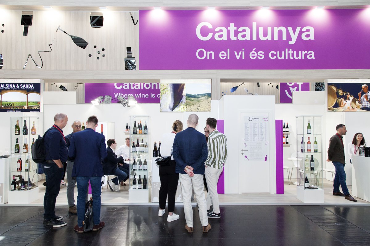prodeCAT's tweet photo. ➡️Els vins catalans mostren la fortalesa empresarial del sector a la @ProWein 2023

🍷90 cellers i 4 associacions sectorials participen a l'estand de Catalunya
🖱️#PRODECA i @incavicat presenten la web CatalanWines de promoció i la divulgació del #vicatalà

https://t.co/cDzC9rHA4m https://t.co/es1gFuTgHl