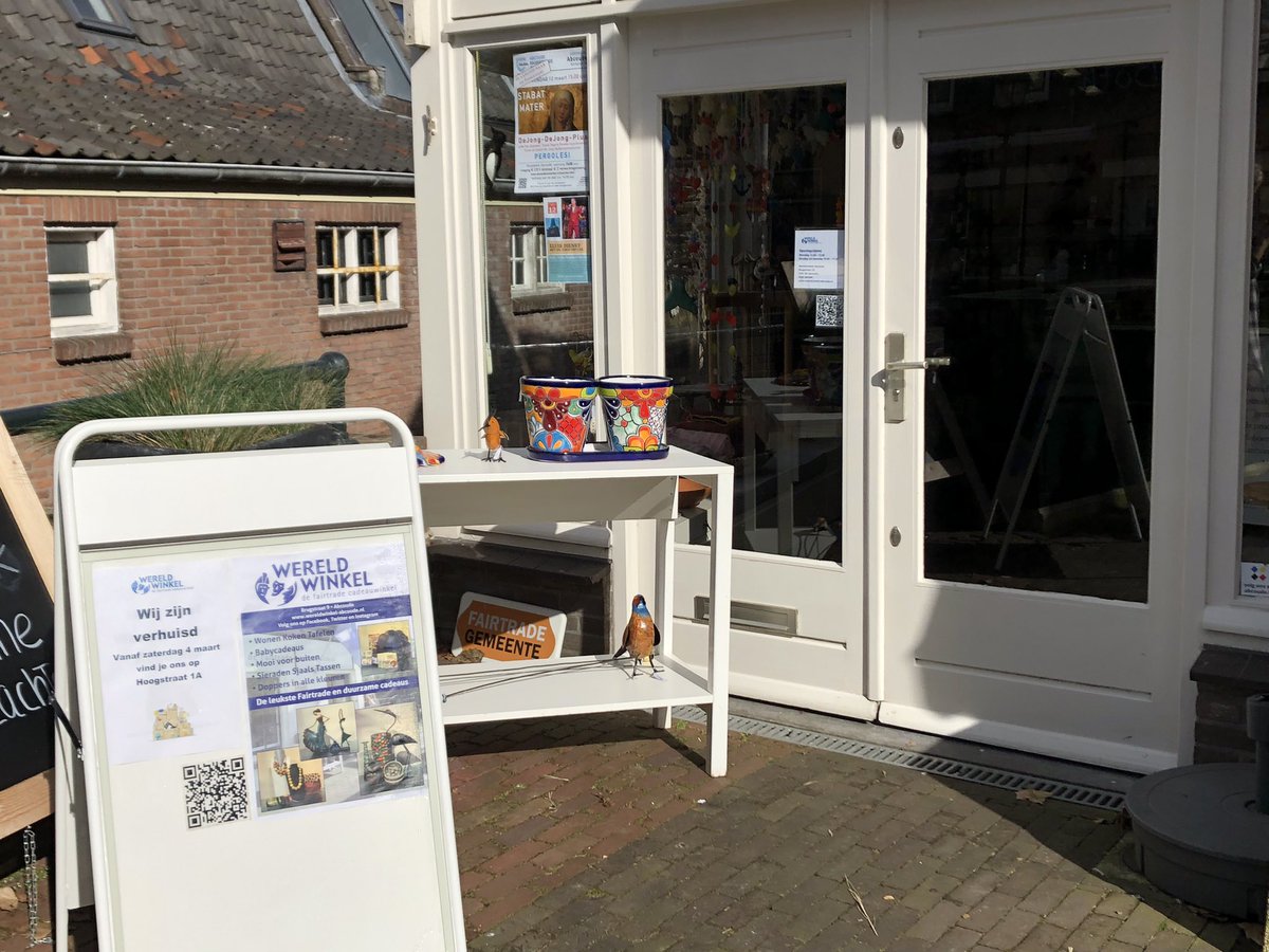 CorryZijl's tweet photo. Zaterdag 18 maart tussen 10 en 12 uur leent Wereldwinkel Abcoude schoonmaakspullen uit. Neem de kinderen mee want er zijn speciaal voor hen kleine opruimspullen en iets lekkers. Let op we zijn verhuisd naar Hoogstraat 1A bij de Clapbrug.
#landelijkeopschoondag #abcoude https://t.co/XwI7ZJWEAN