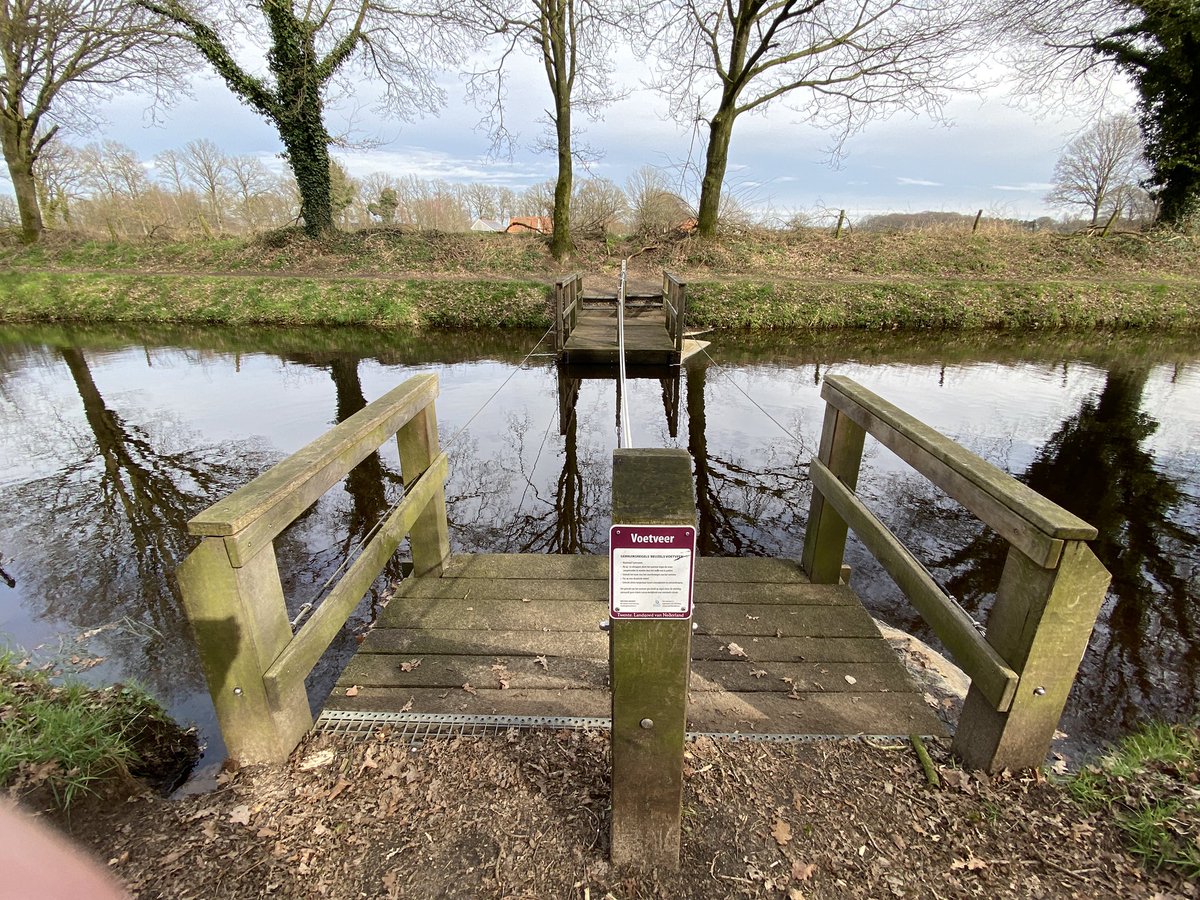 Ik ben mij intens aan het voorbereiden op de aprilwandeling van Tubantia.
Tussendoor ook nog even een stukje gelopen😃
@ Bentelo waar ik trouwens heel veel leuke mensen tegenkwam bij <a href="/Twentewijn/">Ilse Visscher</a>