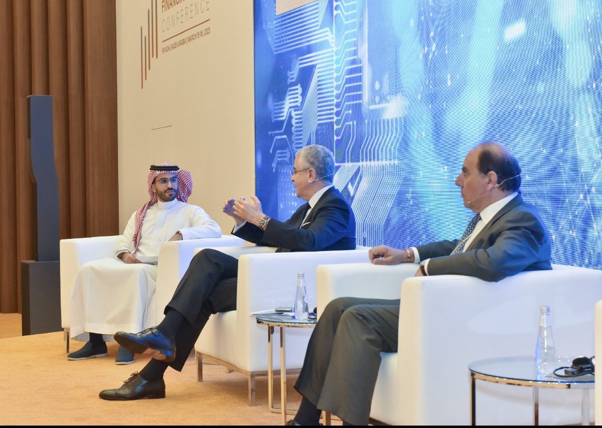 MuadhAlhusaini's tweet image. جانب من الحوار الذي تشرفت بإدارته ضمن وقائع #مؤتمر_القطاع_المالي. إثراء معرفي ونقاش ممتع بمشاركة الخبراء:

- أ. رانيا نشار، صندوق الاستثمارات العامة
- أ. فريد بلحاج، مجموعة البنك الدولي 
- أ. محيي الدين قرنفل، فرانكلن تمبلتون
- أ. كريم سعيد، جروث جيت المالية

#FSC2023