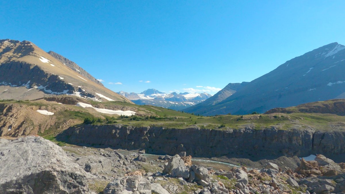 hikervibes's tweet photo. Passing through Nigel Pass on the first leg of the Brazeau Loop in @JasperNP is certainly an experience! It's even great as a day hike!  https://t.co/Jy6vTRVKx7

#travelalberta #hiking #getoutside #JasperNationalPark #NigelPass #BrazeauLoop https://t.co/oicerRpACR