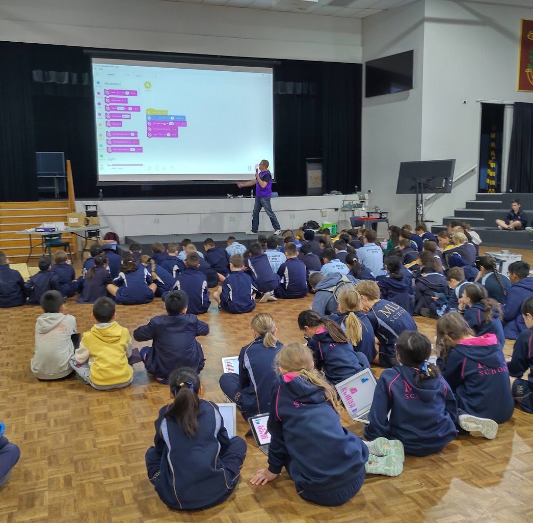 We're running a Term 1 introductory Lego workshop on April 1 2023! It's available for all students in primary and secondary schools. BYO laptops and Spike / EV3 robots.

Details here: robocupjunior.org.au/challenge-regi…