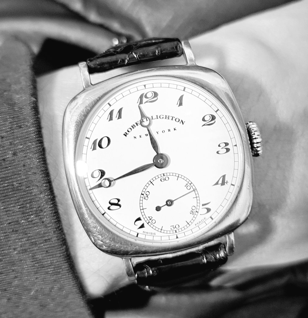 WatchL6's tweet photo. 今日は【ROBERT LIGHTON NY】ロバートライトン ニューヨーク
#ROBERTLIGHTON
#ロバートライトン
#腕時計
#腕時計好きな人と繋がりたい
#ポーセリンダイアル
https://t.co/Q7pZkJMtZT
