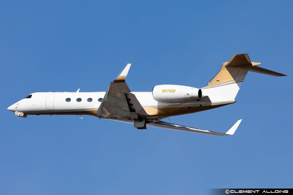 CAlloing's tweet image. Some nice private jets at #Barcelona #Airport for the #MWC2023 ! #Avgeeks #Avgeek part3 !