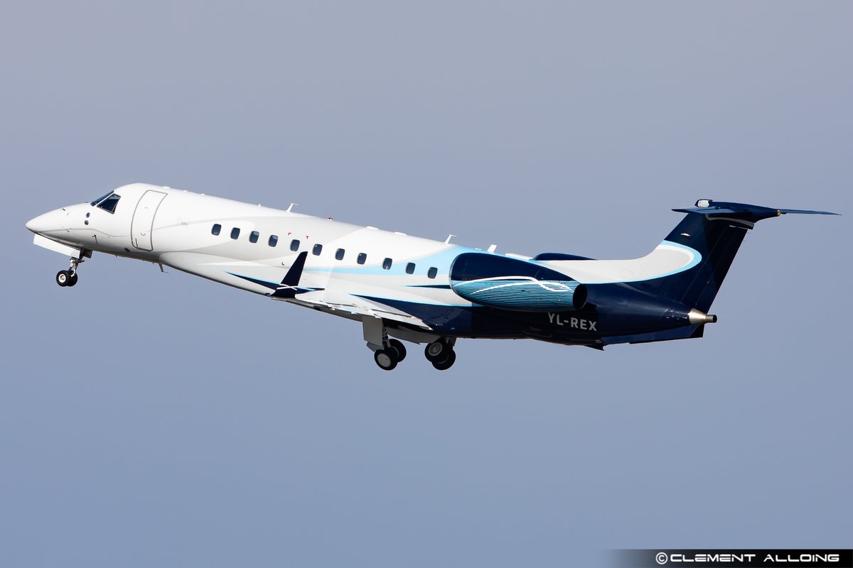 CAlloing's tweet image. Some nice private jets at #Barcelona #Airport for the #MWC2023 ! #Avgeeks #Avgeek part3 !