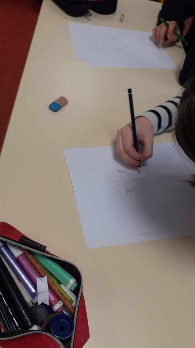 LPEiffel's tweet photo. Aujourd'hui projet arts plastiques autour du manga avec les lèves de 3ème PM. Rencontre avec le mangaka Romain Huet https://t.co/G4cegC9qjb