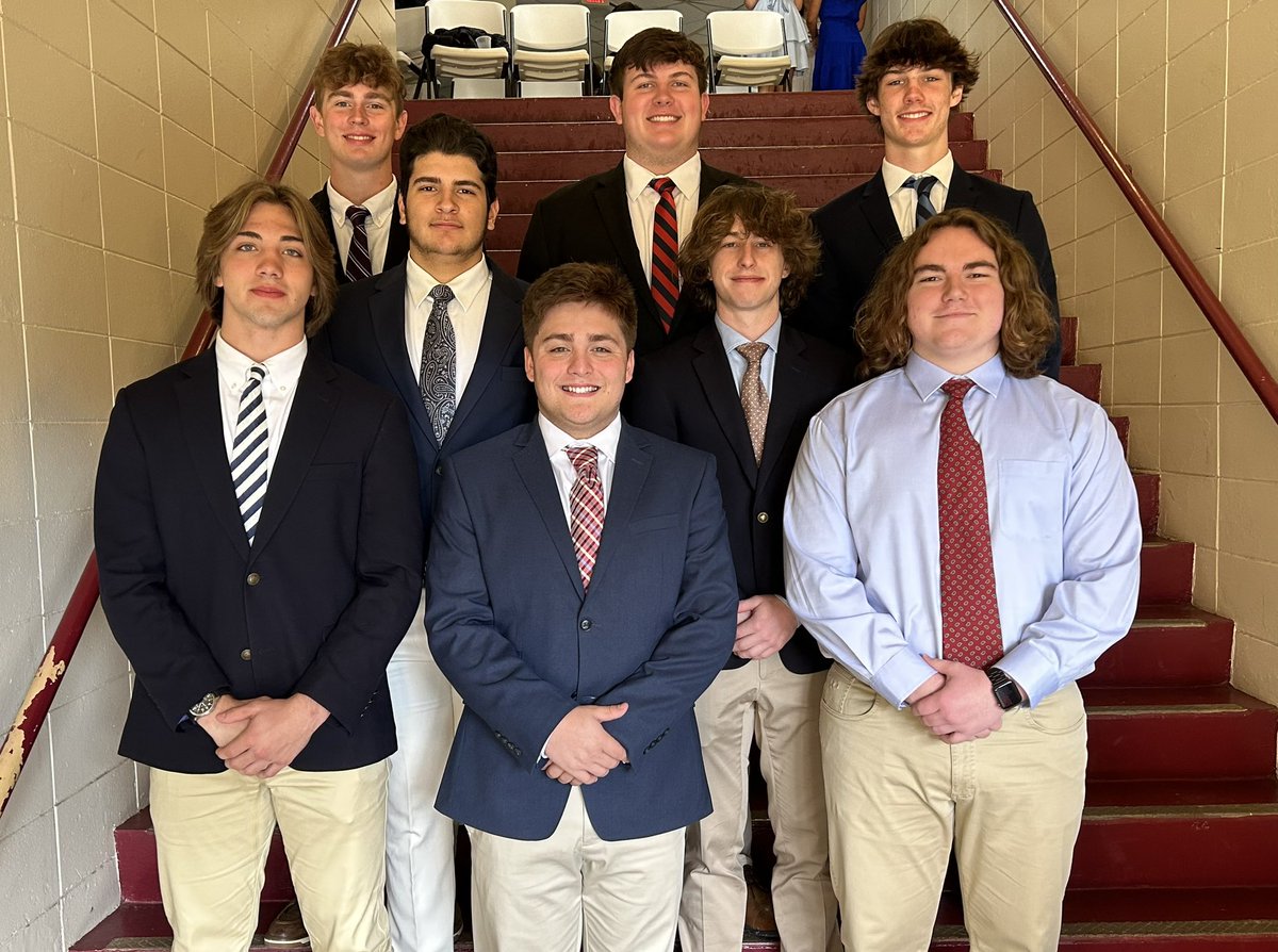 GWildcatsfball's tweet photo. Congratulations to junior football players Carter Britt, Royce Baucom, Date Peterson, Ethan Pass, Conner Flanagan, Brooks Frazier, Jones Kuner, and Cade Altom on being inducted into the National Honor Society. https://t.co/V8ZI6rGQqI