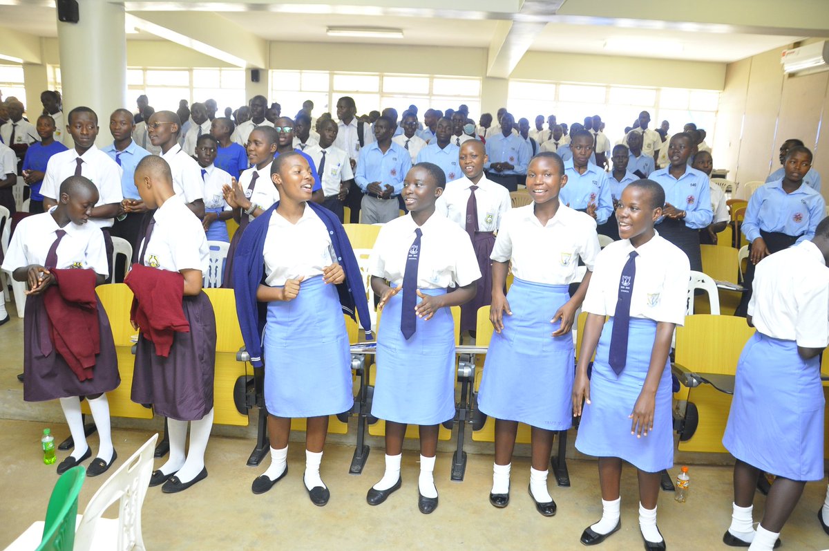 BusitemaUni's tweet photo. The University this afternoon hosted a number of schools with students in A-Level in Eastern Uganda during the 1st Careers, Fair &amp; Exhibition. The theme was: Reconnecting the Regional University with public in promoting Science, Technology &amp; Innovations. https://t.co/jrLdQgtSls