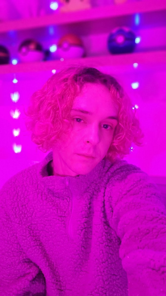 HiAmSasha's tweet photo. Femboyfriend material? https://t.co/f4erhcgDto