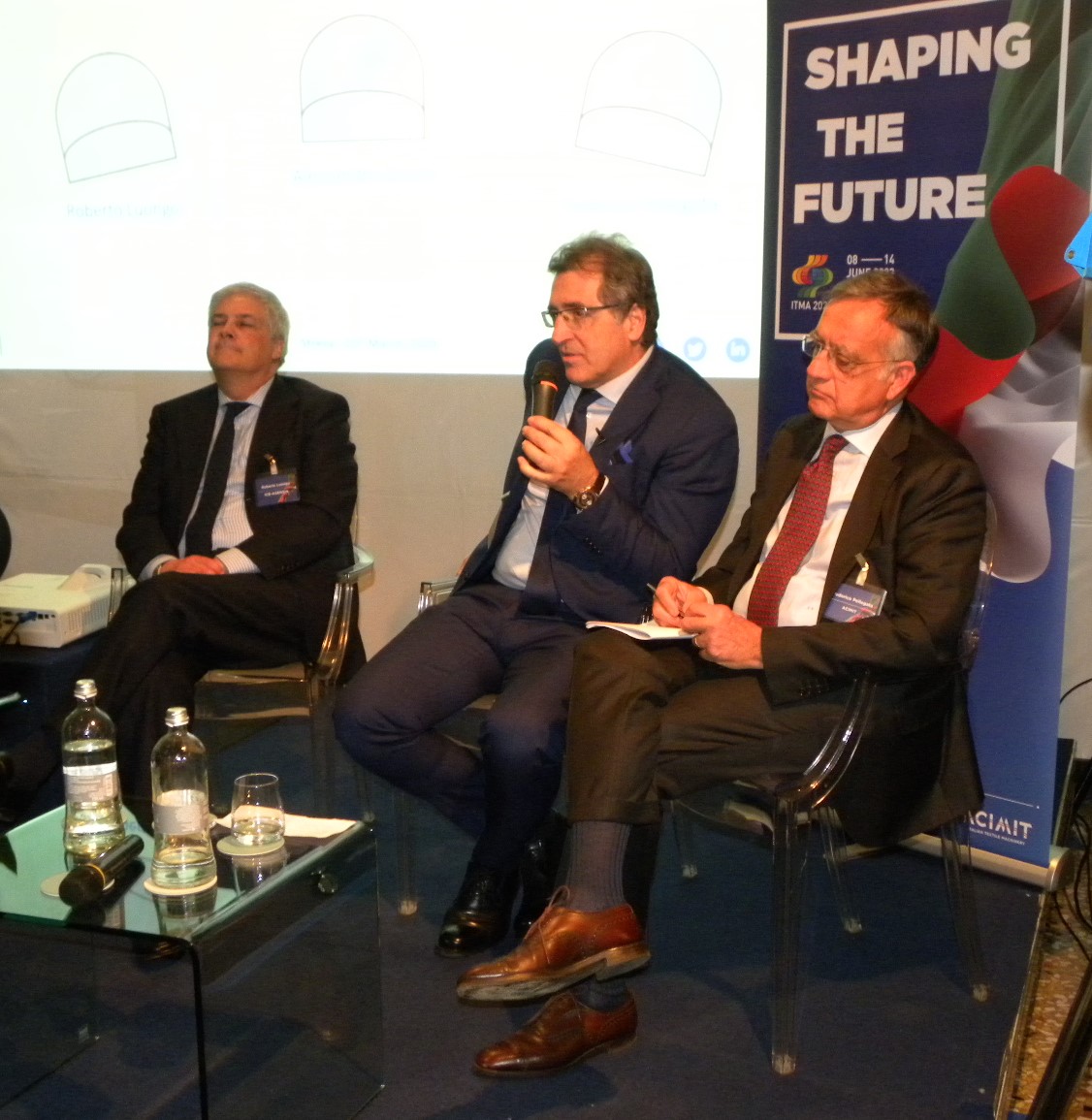 gapeloso's tweet photo. Il valore della produzione meccanotessile italiana nel 2022 ha superato i 2,6 miliardi di euro. Produzione ed esportazioni italiane di macchine tessili hanno registrato un aumento superiore al 10% rispetto all’anno precedente. https://t.co/4zgxRMCbCM @ACIMIT_info https://t.co/Yaty7hPU5G