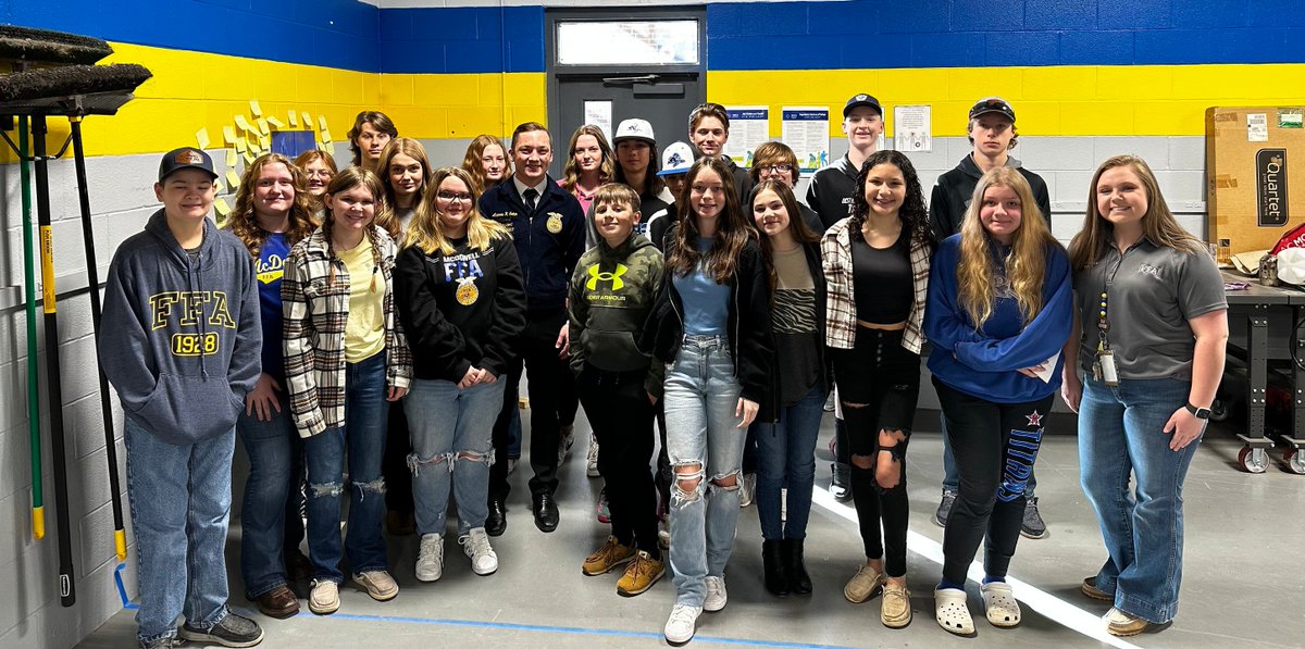 MaryFinley13's tweet photo. Andrew Siebel, @NationalFFA President, visited @mcscte today.  He is one of six National FFA officers elected to represent the 850,000 #FFA members across the US.  It is a great honor for us to host him for a chapter visit. #CTEWorks @CTEforNC @aclarkadams @adam_keith97 https://t.co/qKFcV0fG7L