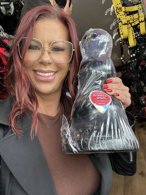 Picking up tools for up coming fun with my Subs Sluts … https://t.co/a6gmjKimqX Subscribe & become one