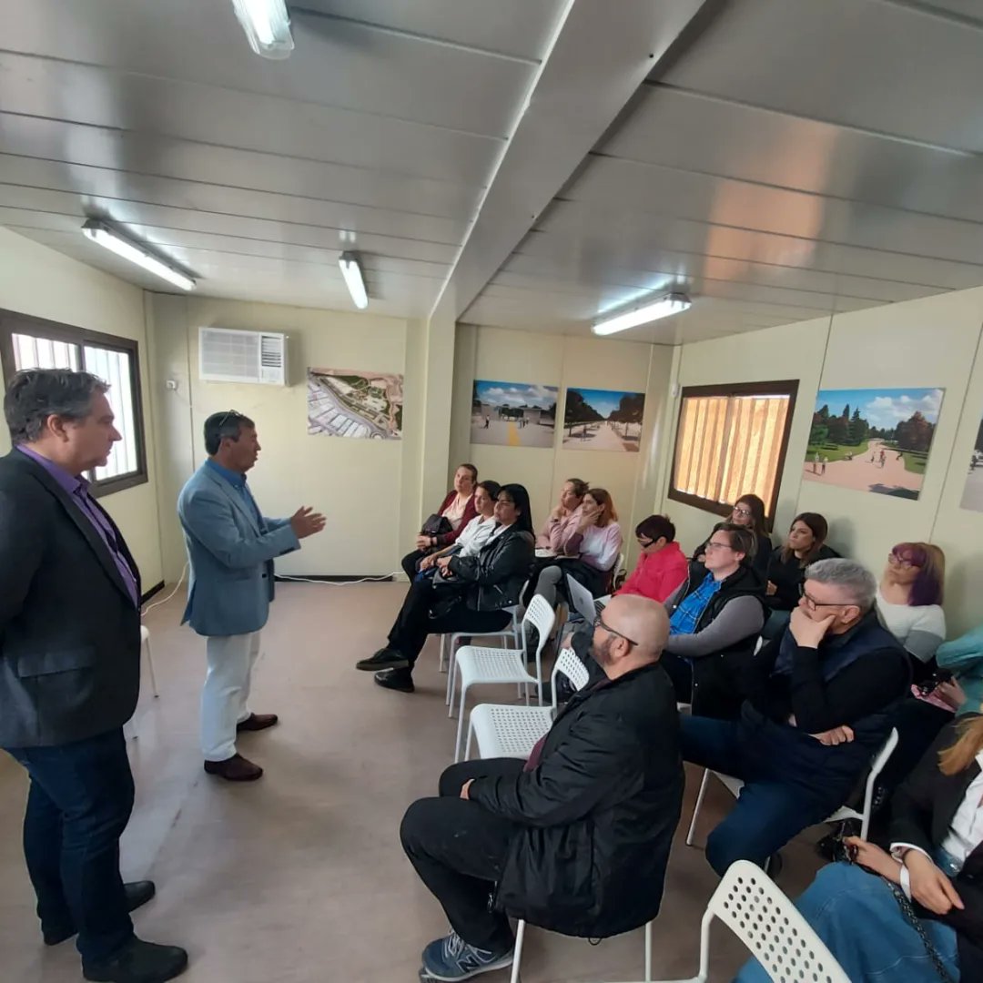 fampafuenlabra's tweet photo. Hoy,  las ampas de Fuenlabrada han visitado las futuras instalaciones del Parque Ferial de #Fuenlabrada. La salida, organizada por #FAPAfuenlabrada, ha contado con  #isidoroortega, Concejal de Educación y #antoniogonzalezmoldes, Concejal Delegado de Infraestructuras. https://t.co/sWpsDGruEs