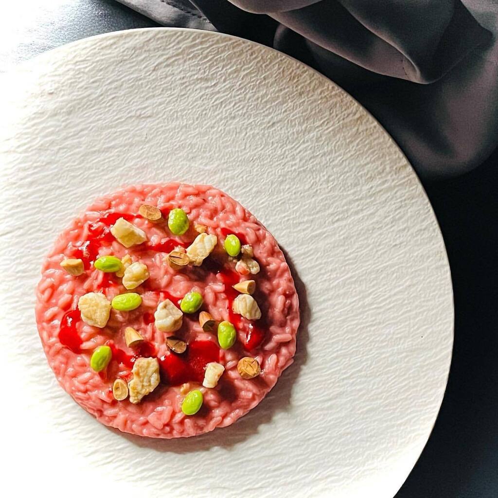 risoacquerello's tweet photo. L’#Acquerello di @caciopepe_lux Lunch Time?
“Risotto Acquerello cuit avec l’eau de betterave, lotte, edamame et amandes.”
Chez Cacio&Pepe ❤️
#amidi #cacioepepe #restaurantluxembourg #restaurantitalien #finecuisineitalienne #risotto #risoacquerello #a… https://t.co/QyhbBXitFl https://t.co/2GHgUPvsu8