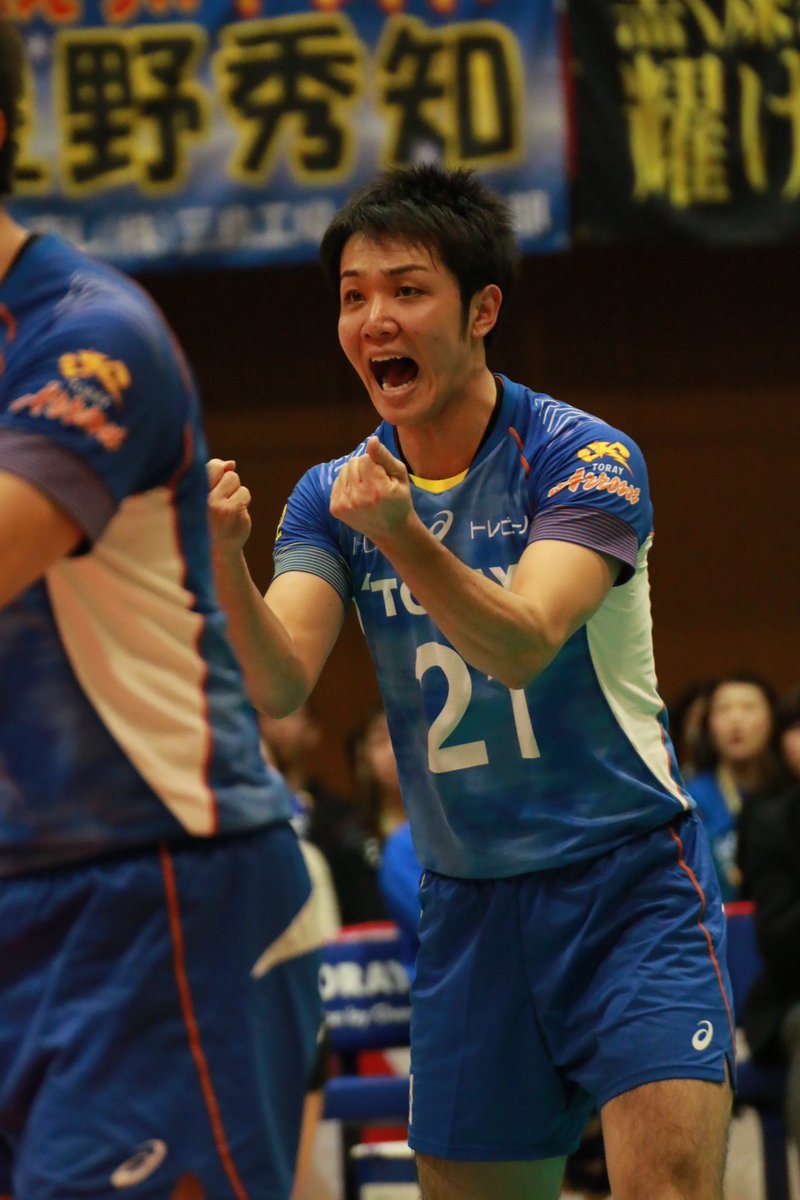 v_m522's tweet photo. 初めて東レの試合を見た時、トス回しとチームを鼓舞する藤井くんにすぐ目がいきました。

たくさんの思い出をありがとう。

#東レアローズ
#心はひとつ
#大好き藤井直伸 https://t.co/owEes31iPN
