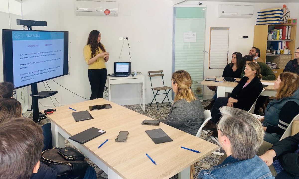 Agradecimiento a todas las familias que asistieron a la
Formación desarrollada por Elisa Peinado,
sobre BIMODAPP y GESTEMAPPS, aplicaciones que utilizamos en el <a href="/CeliayPepeCole/">ColedeCeliayPepe</a>