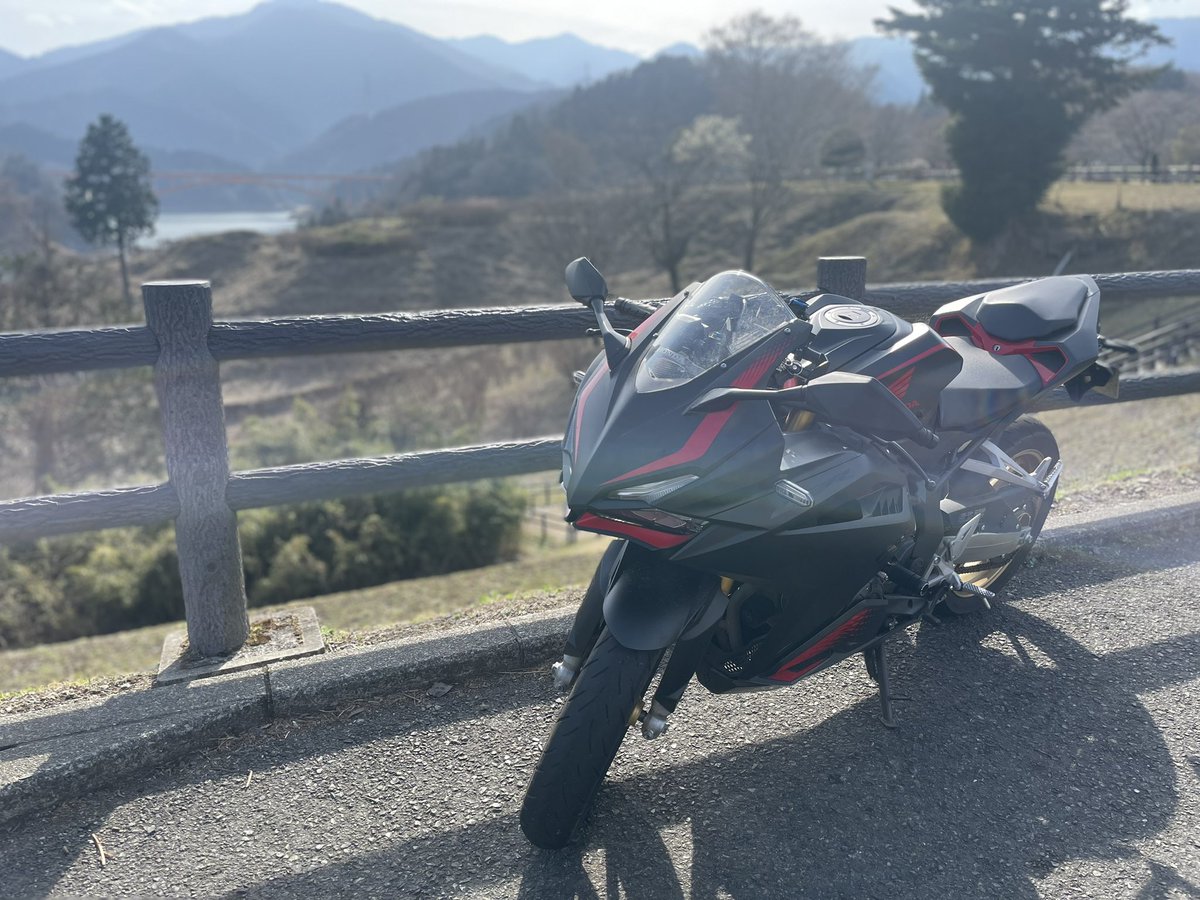 nidabo19's tweet photo. 久しぶりの宮ヶ瀬
フロッグピットも最高でした🏍
#宮ヶ瀬 
#フロッグピット
#cbr250rr https://t.co/q9j69vcj4F