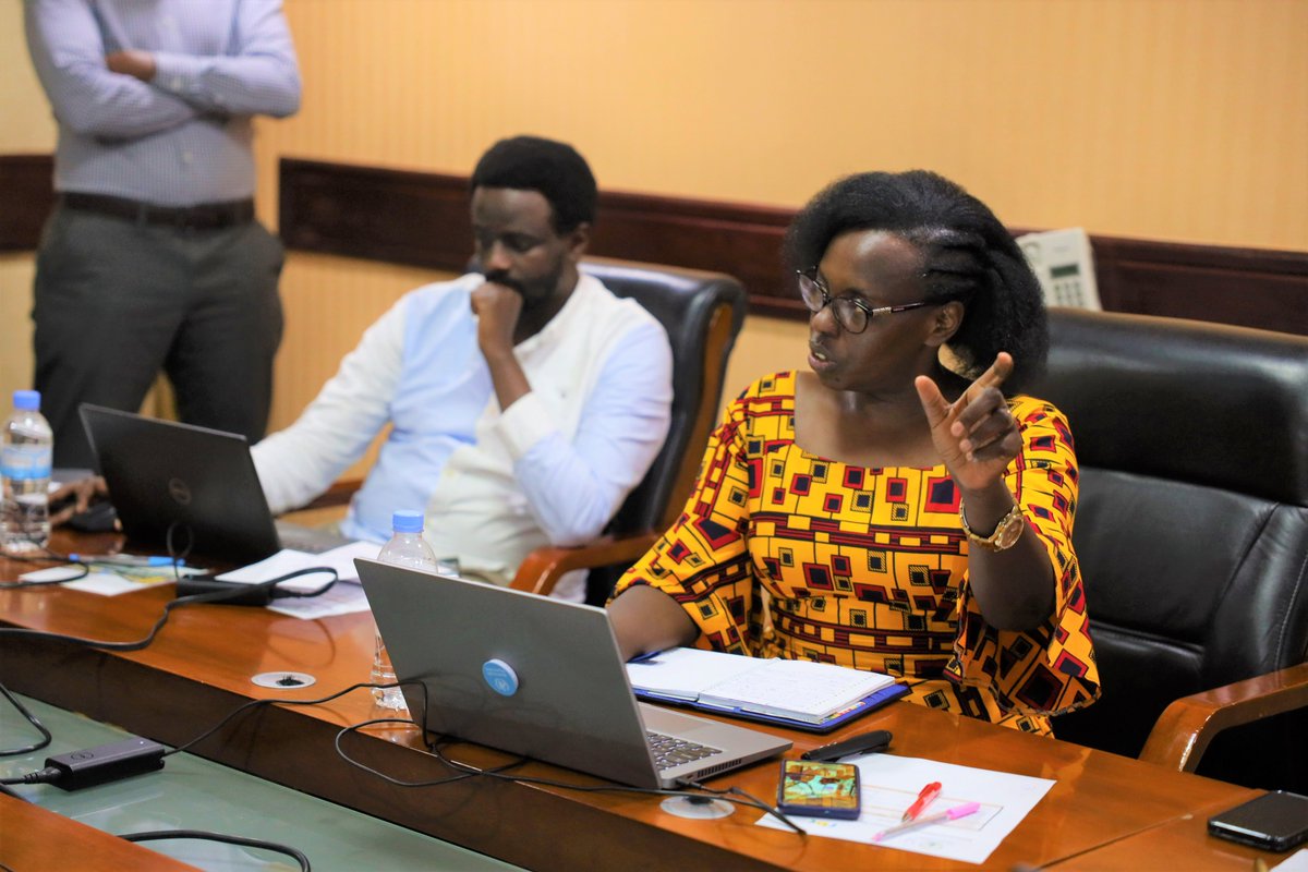 WHORwanda's tweet photo. Collaborating to #EndTheSpread! 

@RBCRwanda, @WHO🇷🇼 &amp; partners met to take stock of elimination of mother-to-child transmission of HIV, Syphilis and Hepatitis B &amp; C in #Rwanda. A plan was developed with proposal for a National Validation Committee to monitor progress. https://t.co/y4W3O9i3v6