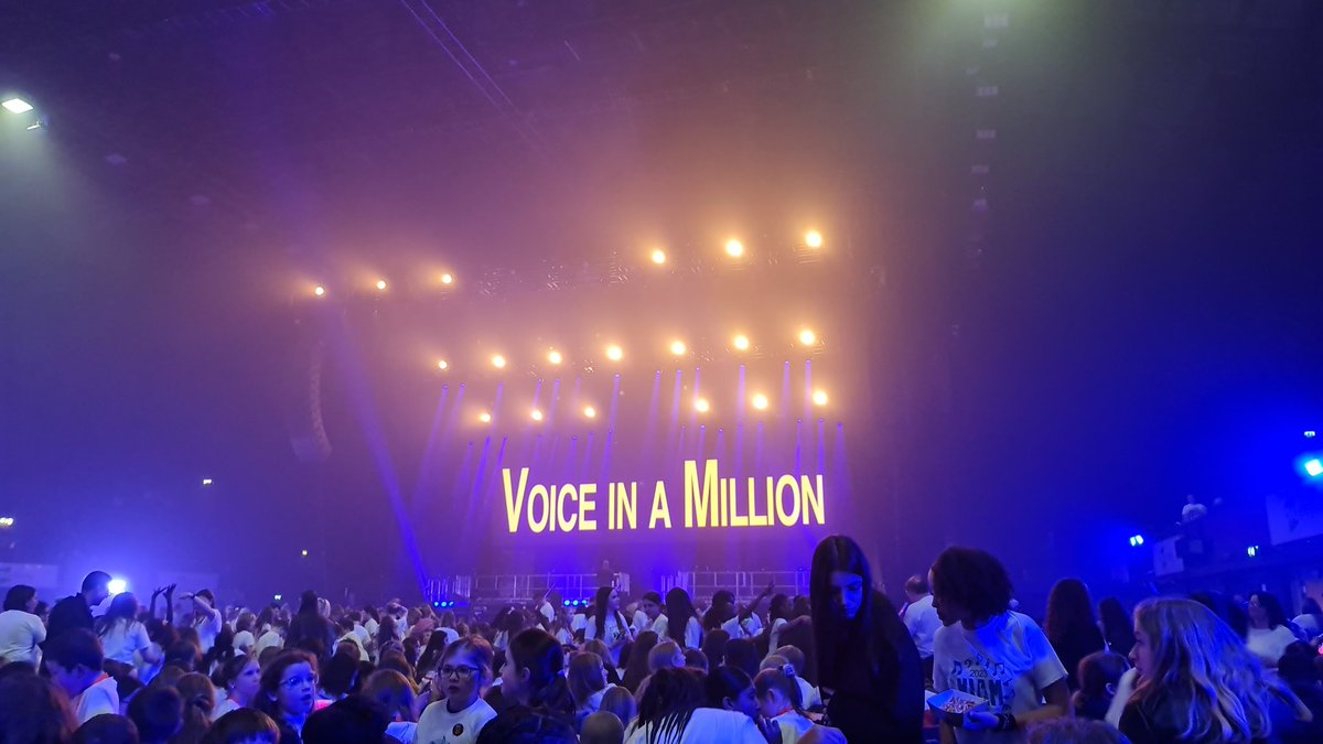Well done to all the children we took to Wembley from Summerswood to perform as part of the mass Voice in a Million Choir yesterday. You were amazing! Thanks to the parents and helpers for supporting us too! 👍👏🎤🎵 <a href="/MrsBretecheSPS/">MrsBretecheSPS</a> <a href="/SummerswoodPS/">Summerswood School</a> <a href="/VIAM01/">Voice in a Million</a>