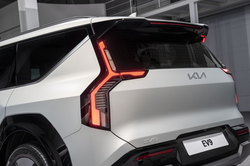 Marques Brownlee tweet media