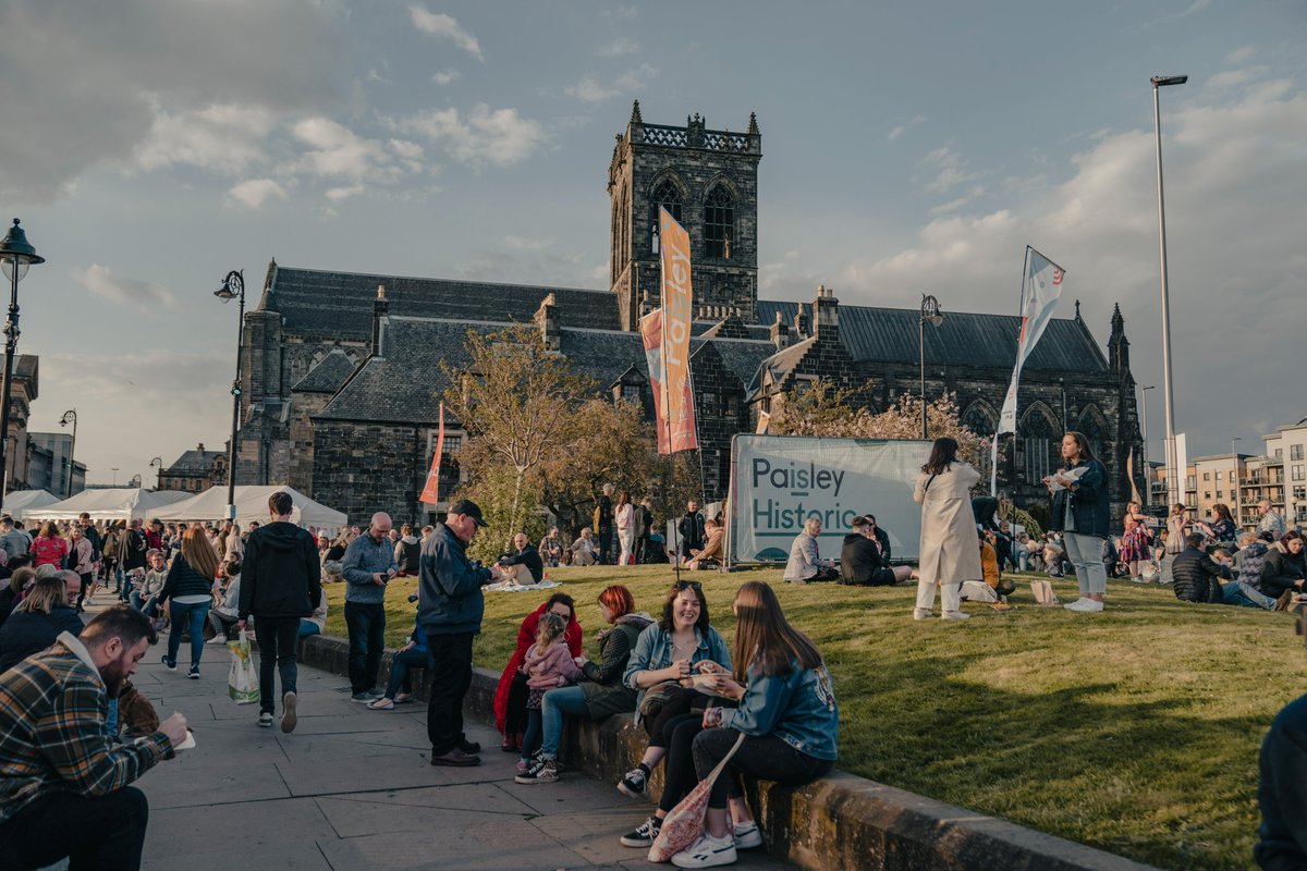 Paisley Food &amp; Drink Festival returns with a two-day extravaganza this April.

Enjoy top street food, licensed bars, live music &amp; foodie-fun for all ages at Abbey Close &amp; Bridge Street, Paisley on Friday 21 &amp; Saturday 22 April. 

Get all the info you need: paisley.is/featured_event…