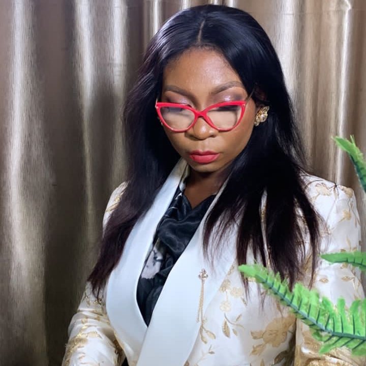sisiyejide's tweet photo. #NewProfilePic https://t.co/kxkT3y5yKt