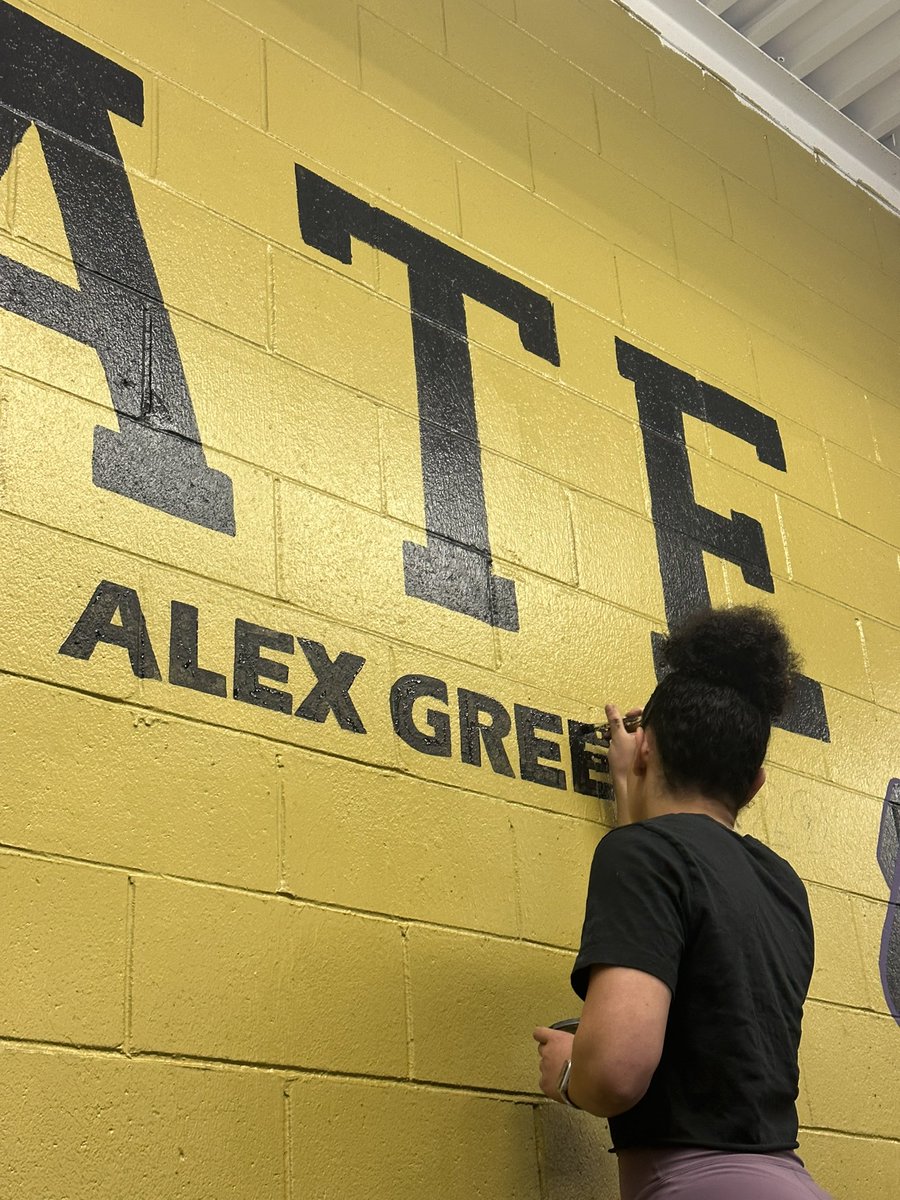 Best tradition there is. Another name going up on the State Champions Wall of Fame. When YOU put in the work, YOU get to add your name to the legacy. GO BEARS!! <a href="/WSBearAthletics/">WINter spRINGS ATHLETICS</a> <a href="/Petes_dragons/">Mr. Gaffney</a> <a href="/osvarsity/">Sentinel Varsity</a> #STATECHAMP