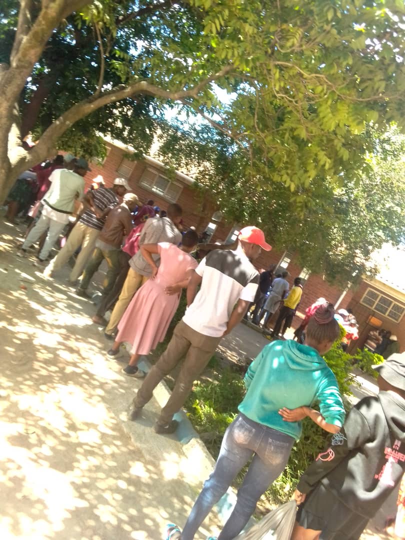 CouncillorDube's tweet photo. Hurukuro mazuva ano ndeye:
*#RegisterToVote
*#registerbig https://t.co/ahk8gAn0uZ