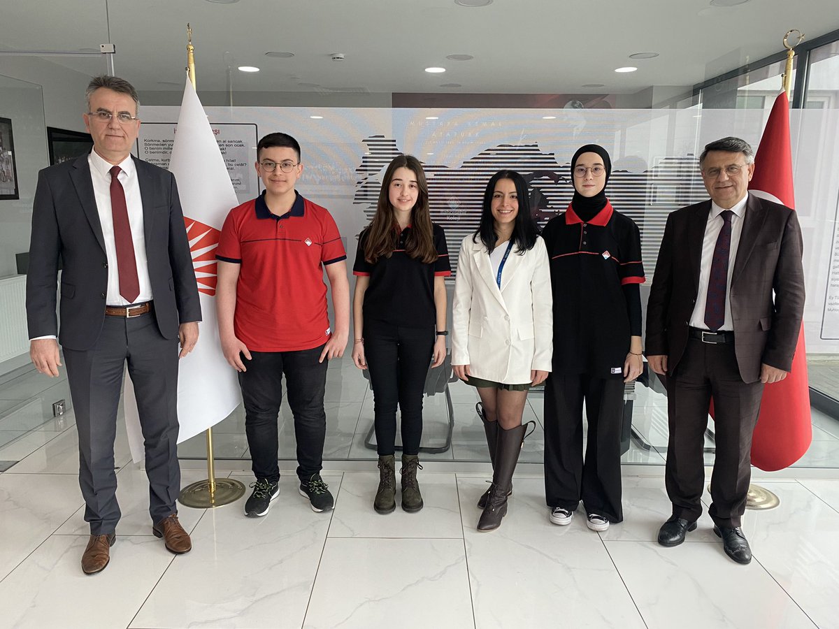 BKBiga's tweet photo. TÜBİTAK 2204-C Lise Öğrencileri Kutup Araştırma Projeleri Yarışması'nda *ARKTOS'UN GELECEĞİNE ZAMANSAL YOLCULUK* projesiyle Fiziki Bilimler dalında Türkiye'de finale kalan 12 projeden biri olmaya hak kazanan öğrencilerimizi ve öğretmenimizi tebrik ederiz.💙❤️ https://t.co/T7xH3SZBqD